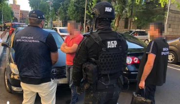 ДБР викрило працівника СБУ який займався сутенерством